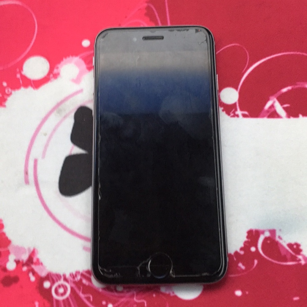 iPhone6 with case and charger and Lg stylo 4